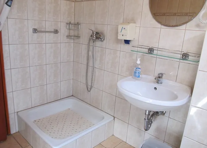 Guest house Tavi-feszek Fogado 3*