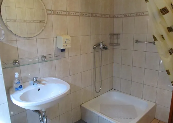 Guest house Tavi-feszek Fogado 3*